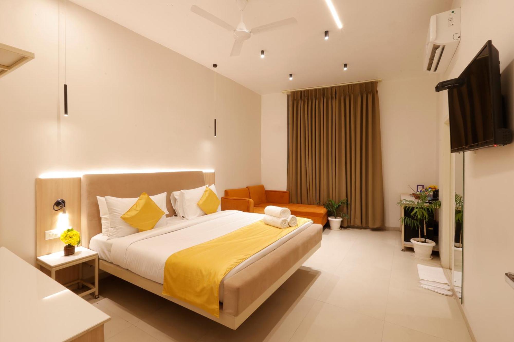 Hotel Varuna Varanasi Exterior photo