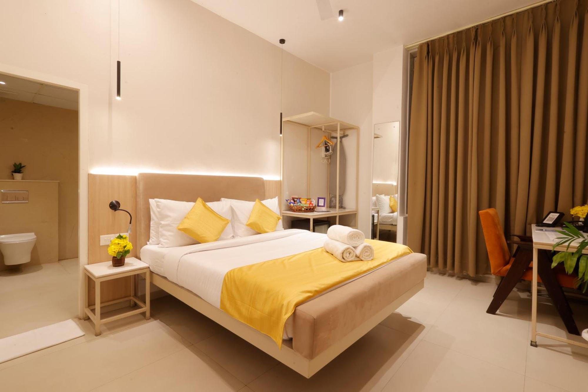 Hotel Varuna Varanasi Exterior photo