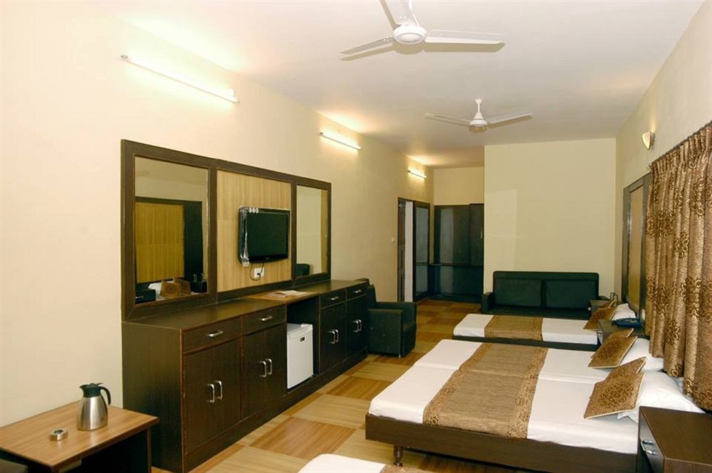 Hotel Varuna Varanasi Exterior photo