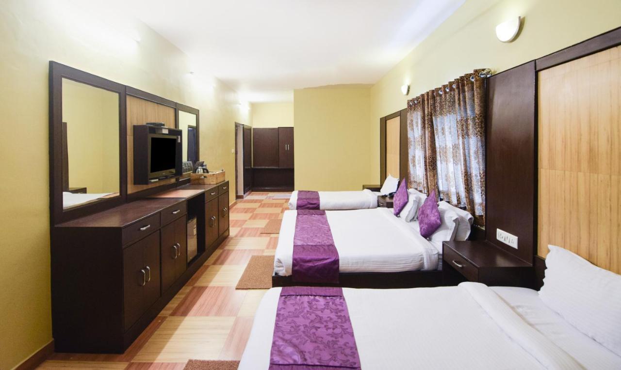 Hotel Varuna Varanasi Exterior photo