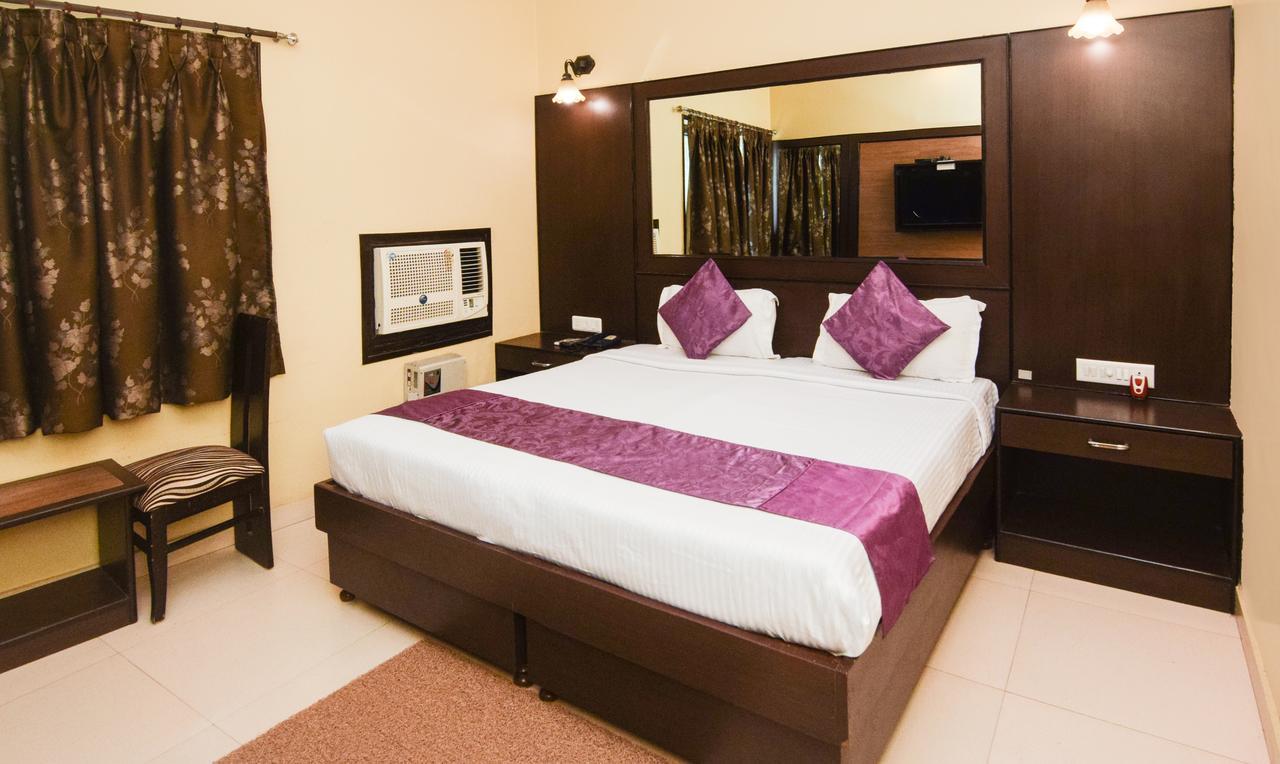 Hotel Varuna Varanasi Exterior photo