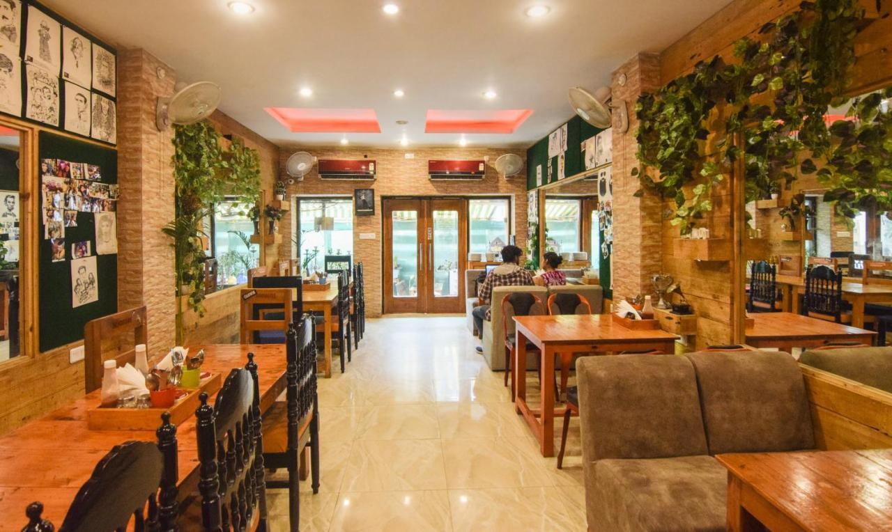 Hotel Varuna Varanasi Exterior photo