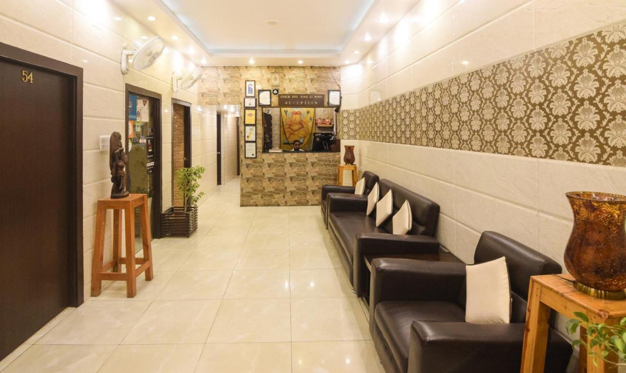 Hotel Varuna Varanasi Exterior photo