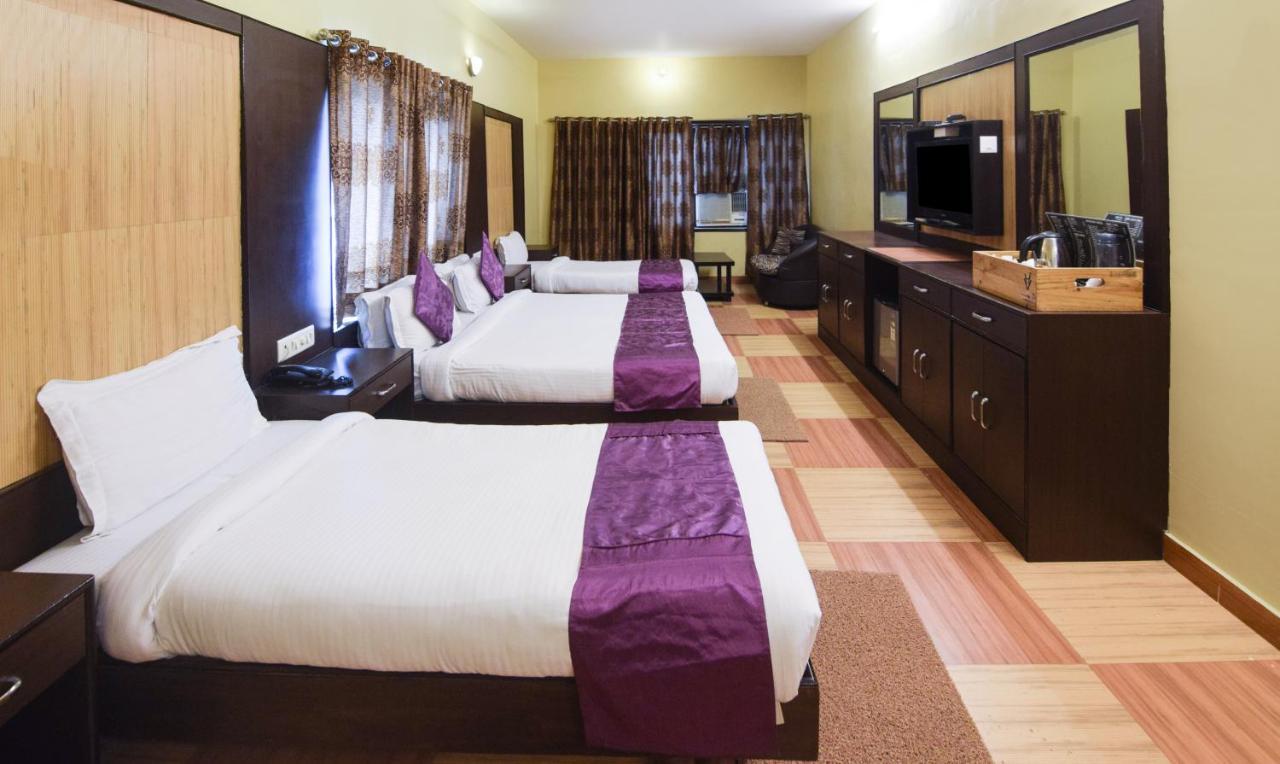 Hotel Varuna Varanasi Exterior photo