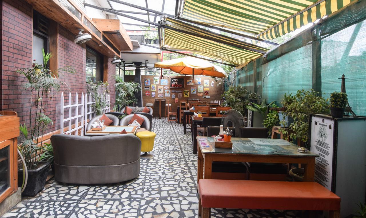 Hotel Varuna Varanasi Exterior photo