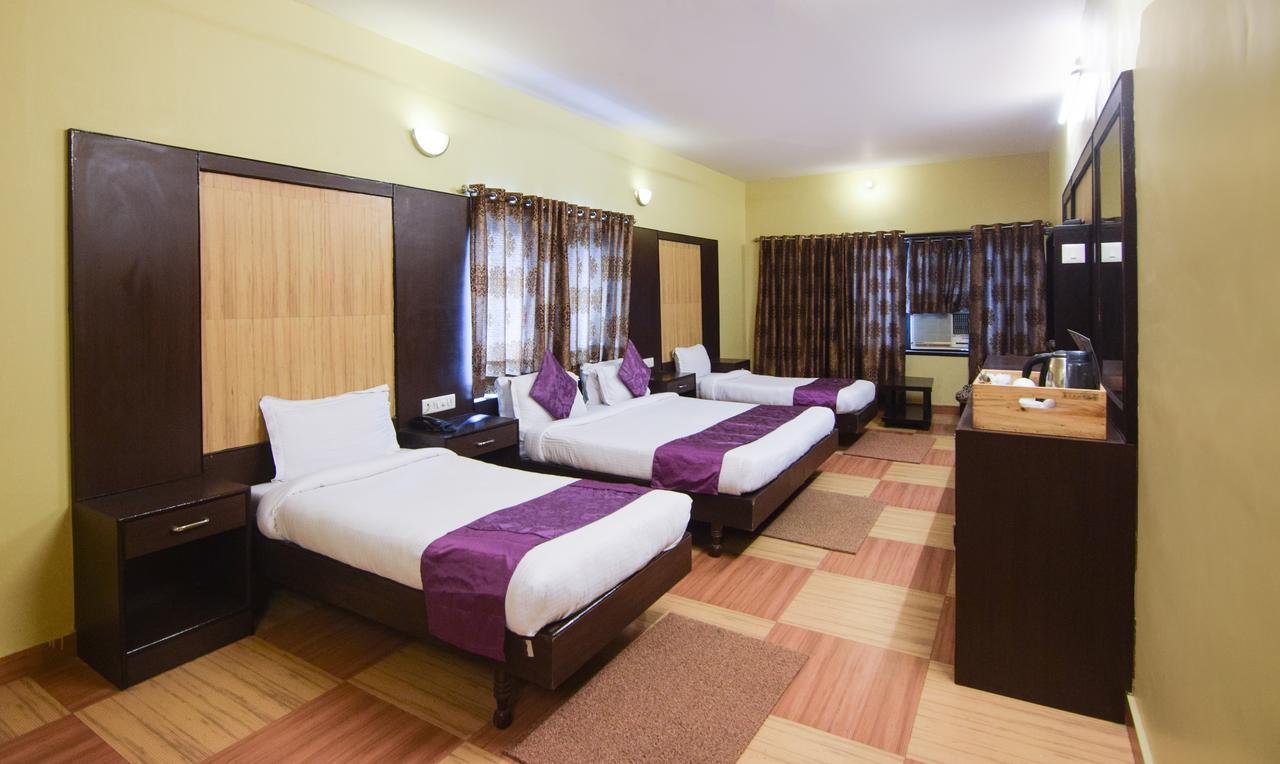 Hotel Varuna Varanasi Exterior photo